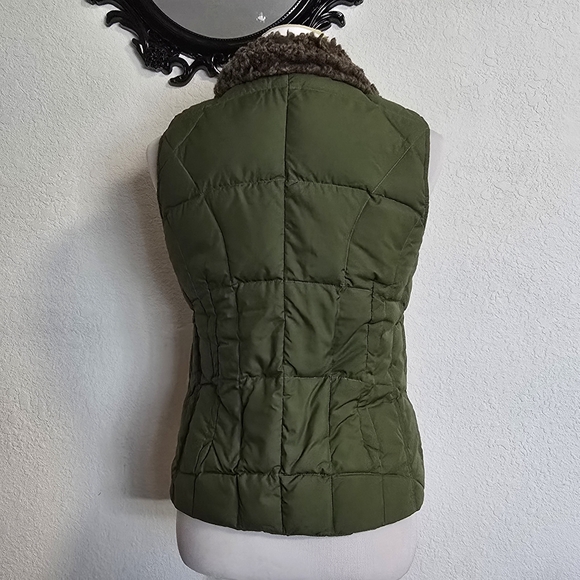 Eddie Bauer Green Down Vest - Picture 4 of 8